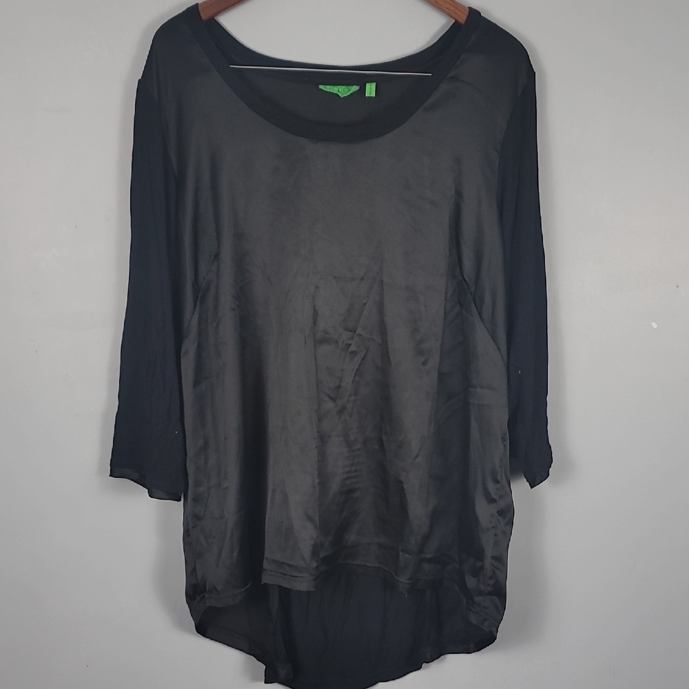 Logo Instant Chic Lori Goldstein Black Satin Asymmetrical Long Sleeve Blouse